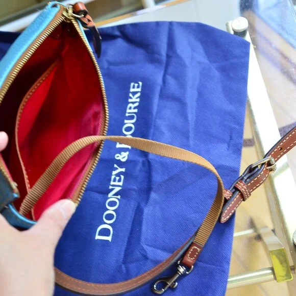 Dooney & Bourke crossbody purse - Picture 10 of 13